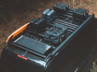 Volkswagen Crafter (L4H2/ LWB/Acoperiș standard) (2017-Prezent) Slimpro Roof Rack Kit